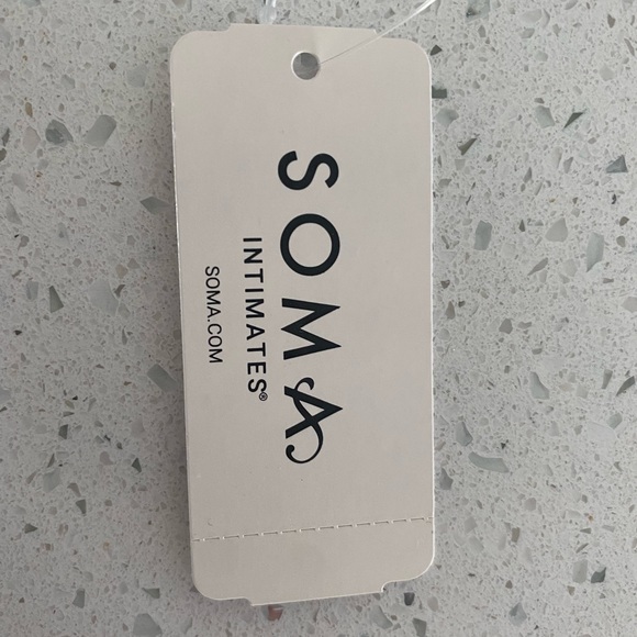 Soma ENBLISS Wireless Bra
STYLE: 570222679 this listing is for all 5 bras - Picture 4 of 6